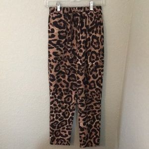 ASOS Pretty Little Thing leopard pants petite US 4